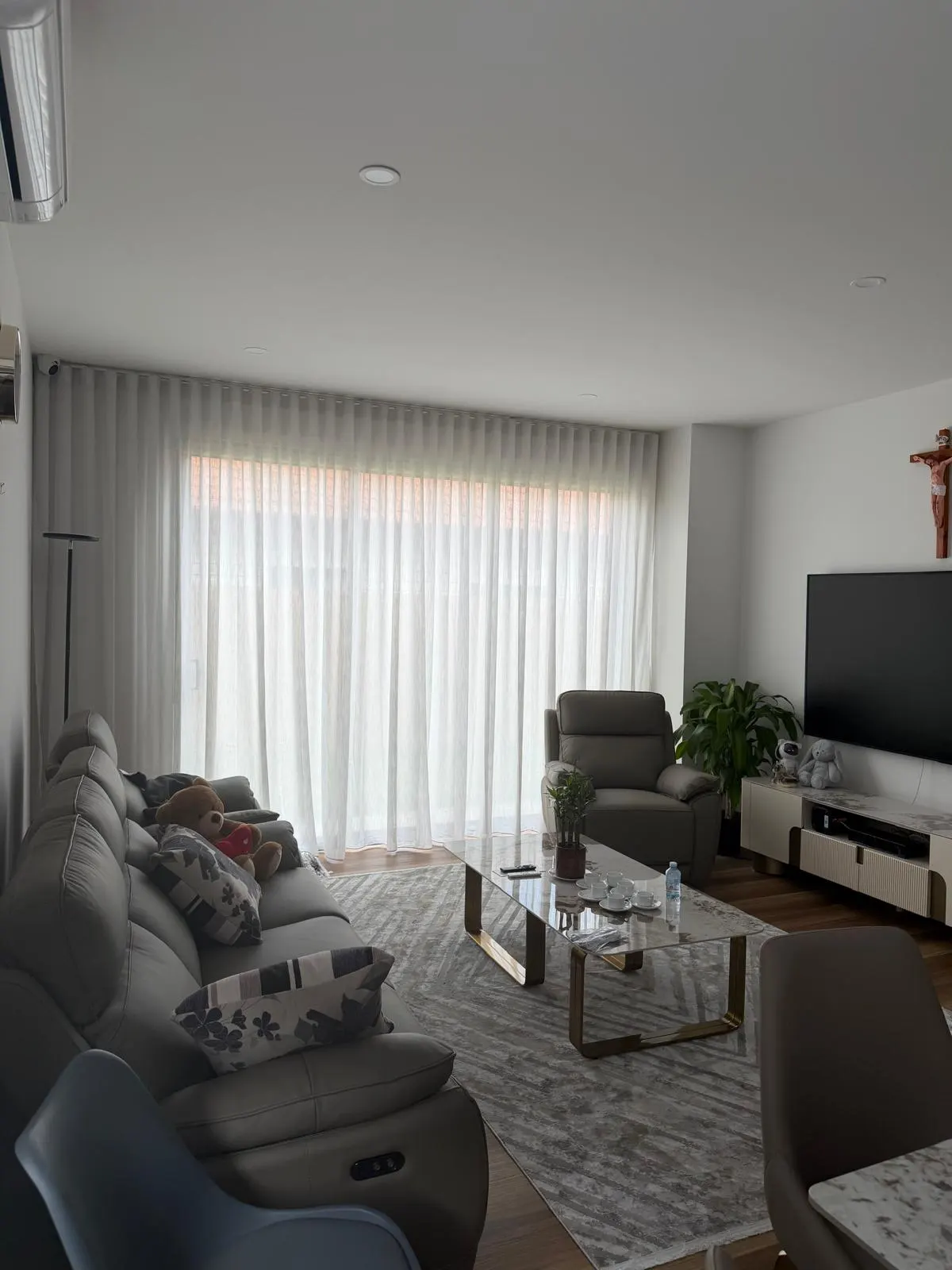 Custom blinds and curtains installation in Geelong Melbourne